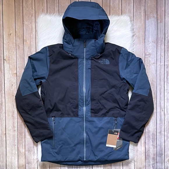 The North Face Men’s Chakal Jacket - Picture 2 of 11